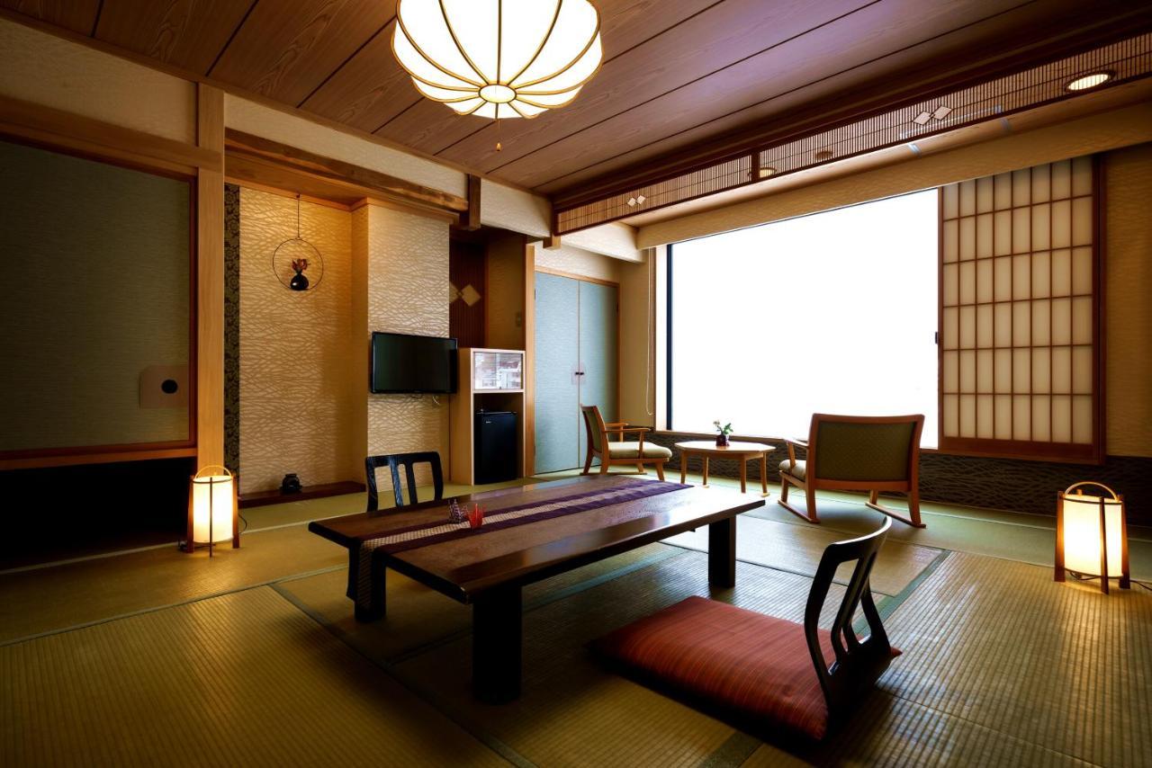 Ryokan Aburaya Tousen 4*